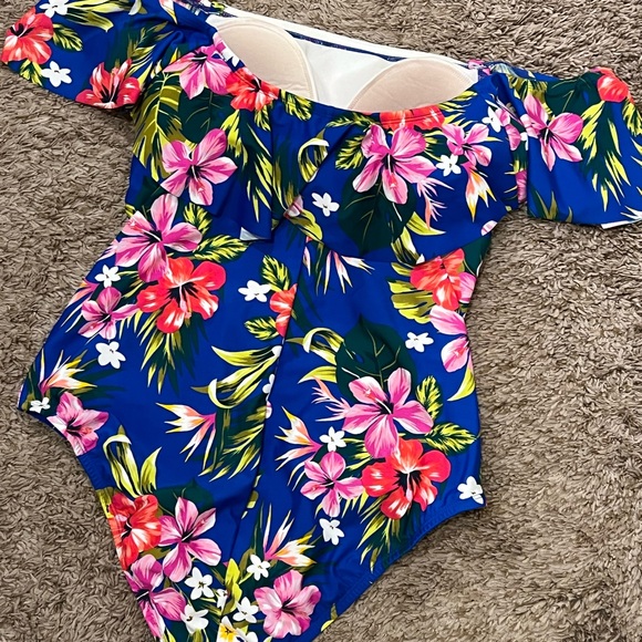 Kona Sol Sz 14W One Piece Swimsuit Floral Ruffle Top Drop Shoulder - Picture 5 of 10
